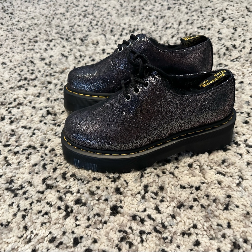 Dr Martens Low Top glitter platform size 7
